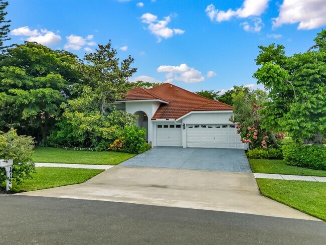 Building Photo - 1732 Farmington Cir