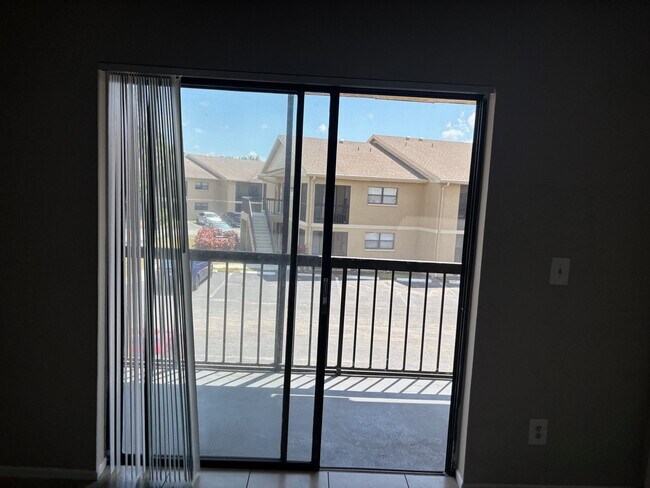 Foto del edificio - 5323 Summerlin Rd