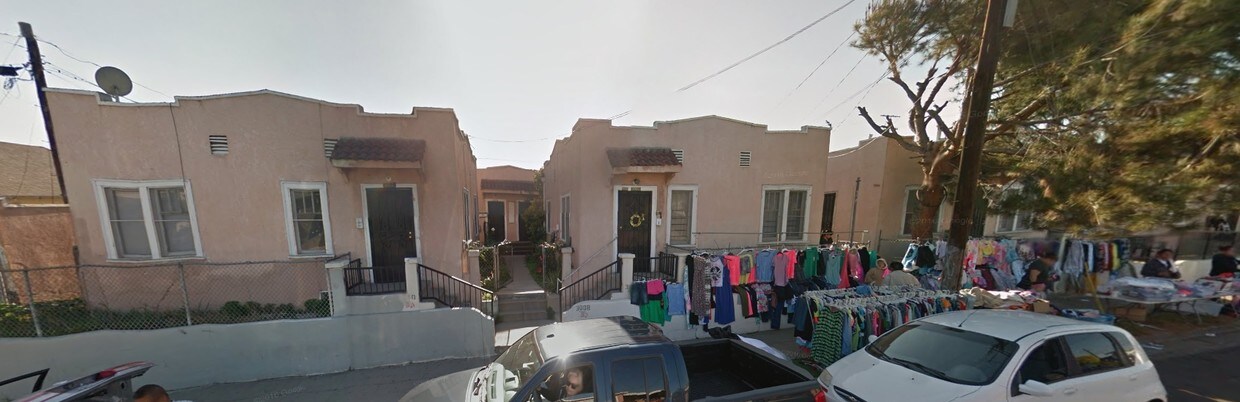 Foto del edificio - 3000 E 6th St