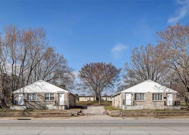 Building Photo - 726 N Noland Rd