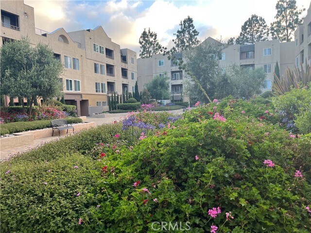 Building Photo - 8889 Caminito Plaza Centro