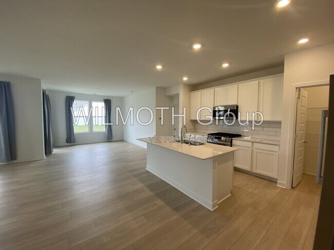 Foto del edificio - 5102 Astor Wy
