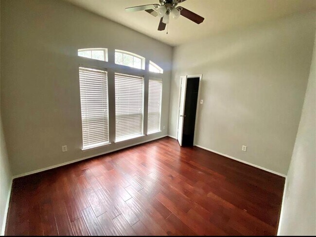 Building Photo - 606 Red Oak Canyon Ln