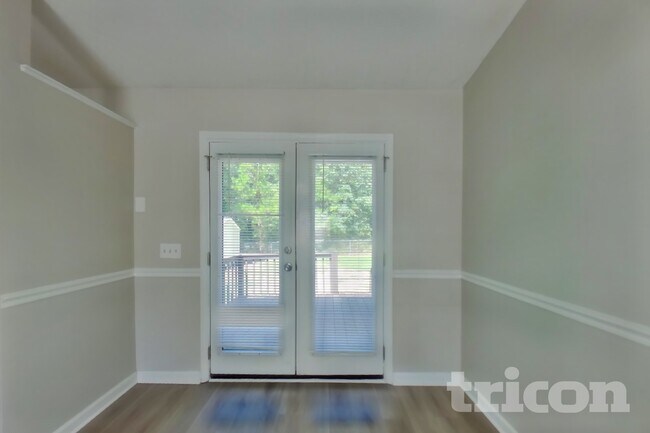 Building Photo - 425 Northshore Ct