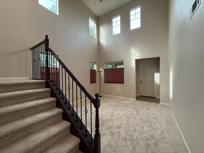 Foto del edificio - Private Cul-de-Sac Home in Gated Roseville Community with Views