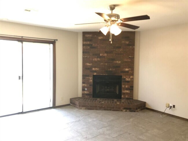 Foto del edificio - 2701 Belknap Ave