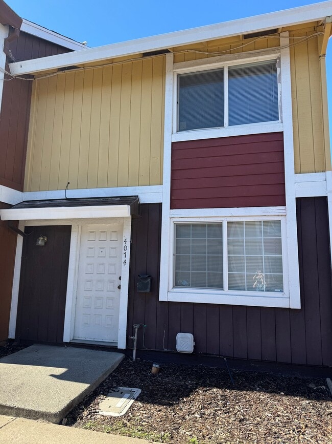 Building Photo - 4074 Weymouth Ln