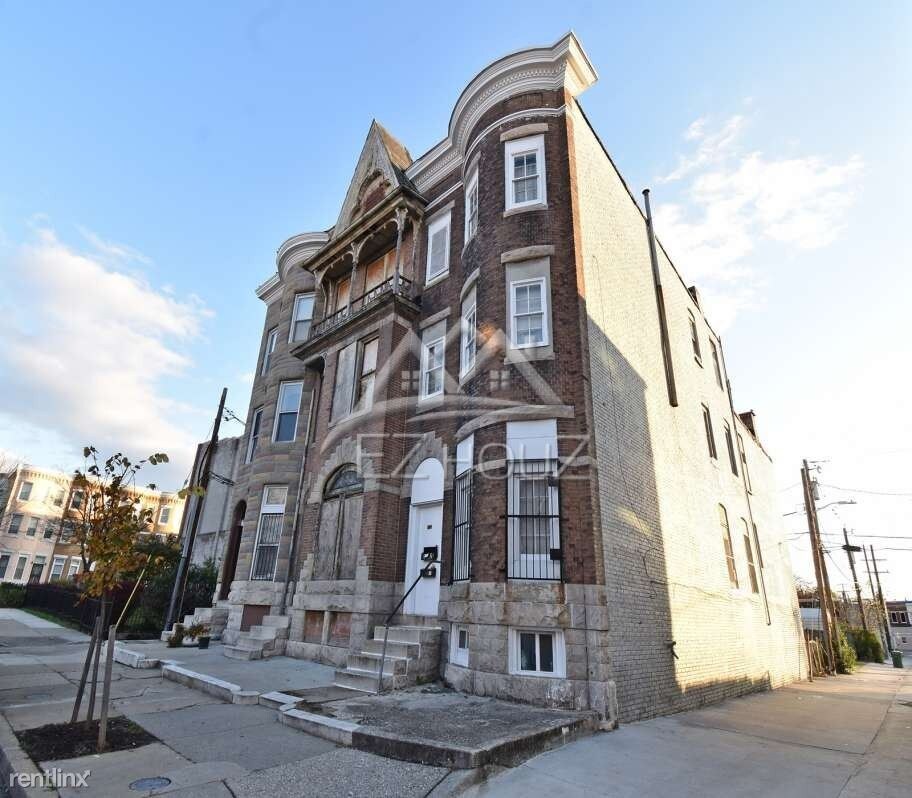 Primary Photo - 2117 Barclay St