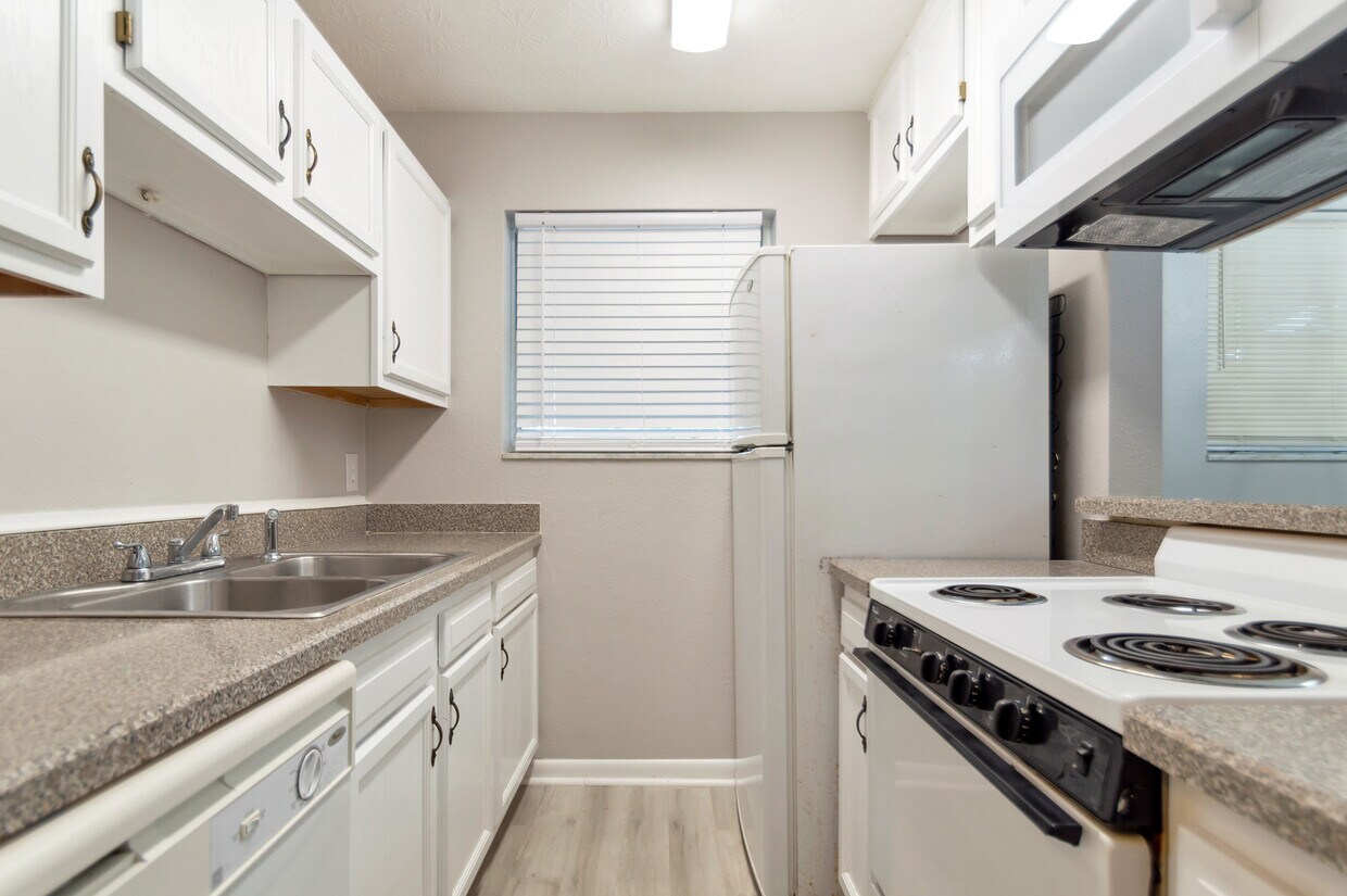 Foto principal - 4836 Atlantic Blvd