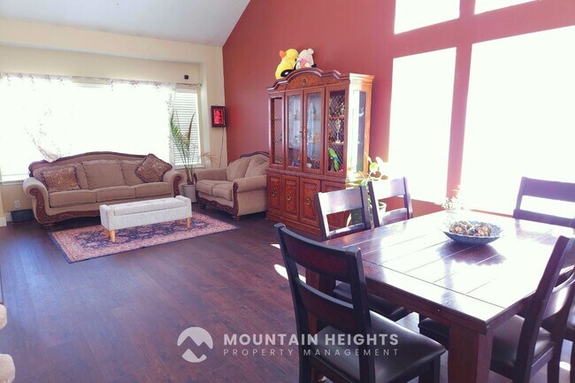 Foto del edificio - 2096 Rainbow Point Dr