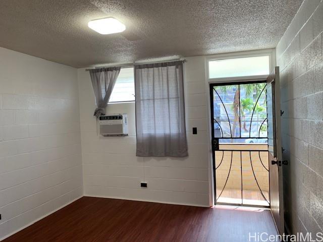Building Photo - 1554 Liholiho St