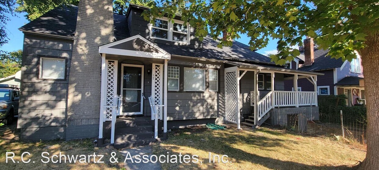 Foto principal - 4 br, 2 bath House - 17 E 30th Ave.
