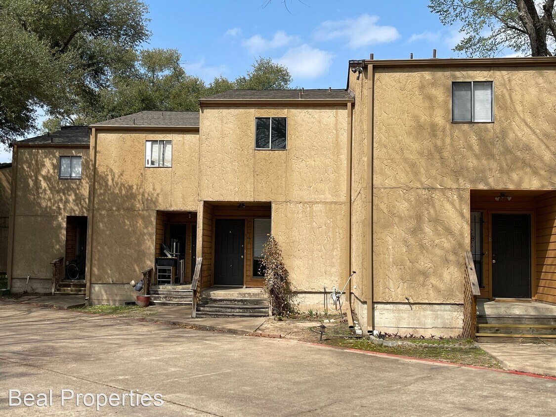 Primary Photo - 2 br, 1 bath House - 4345 Carter Creek Pkw...