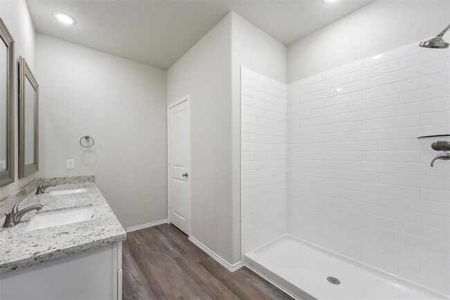 Building Photo - 275 Rd 5102F