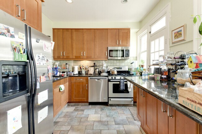 Foto del edificio - 1414 Taylor St NW