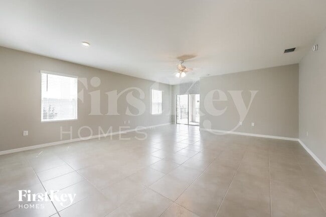 Foto del edificio - 27993 Arrowhead Cir