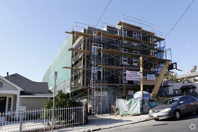 Building Photo - 407 N Ardmore Ave