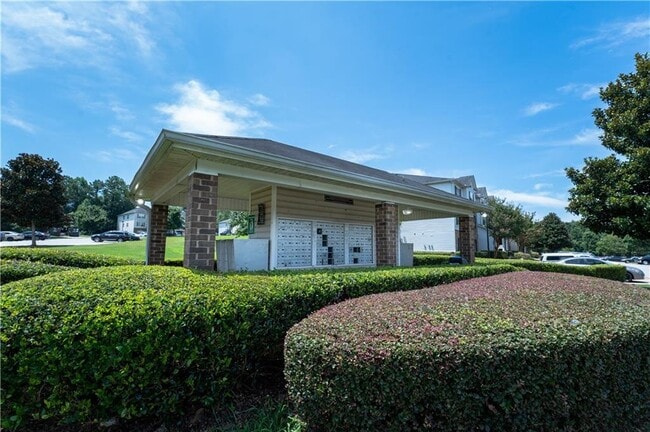 Foto del edificio - 6303 Waldrop Pl