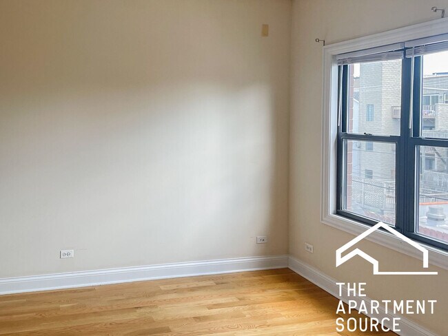 Foto del edificio - 3231 N Kenmore Ave