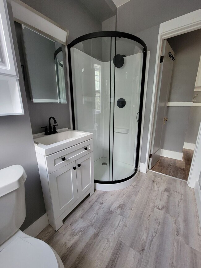 Foto del edificio - 1831 Monroe Ave, #2