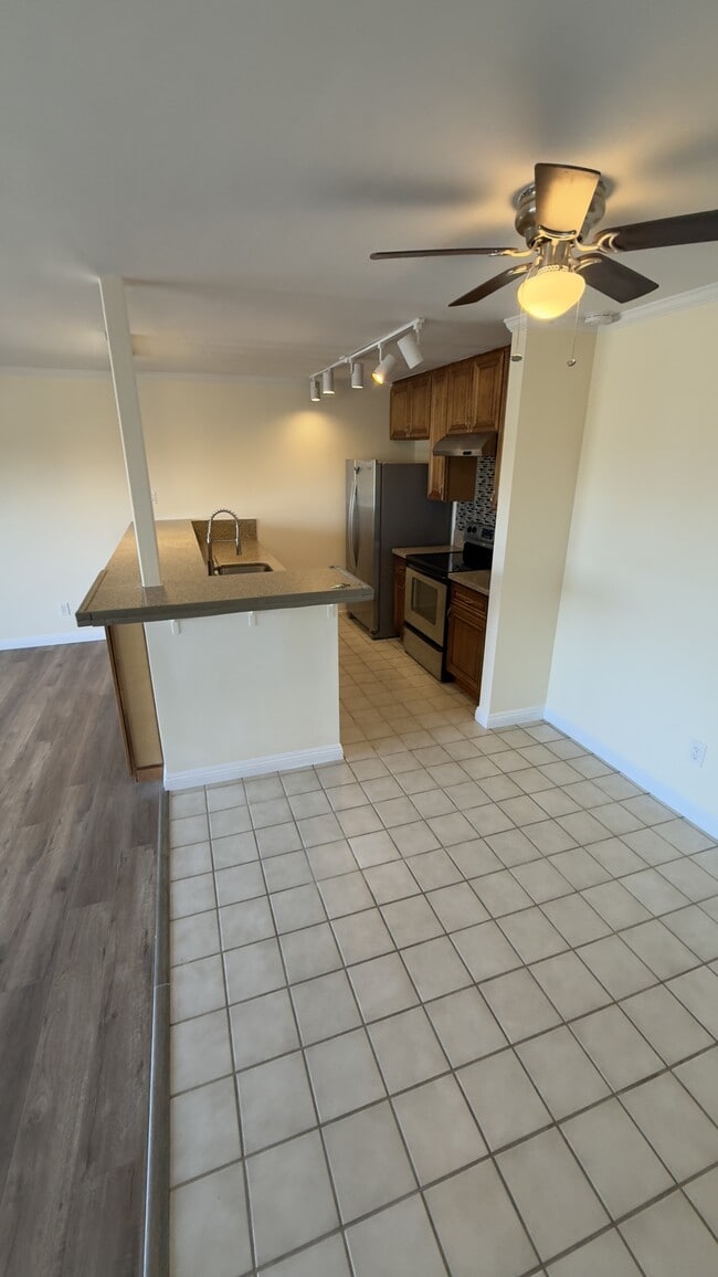 Building Photo - 420 Redondo Ave