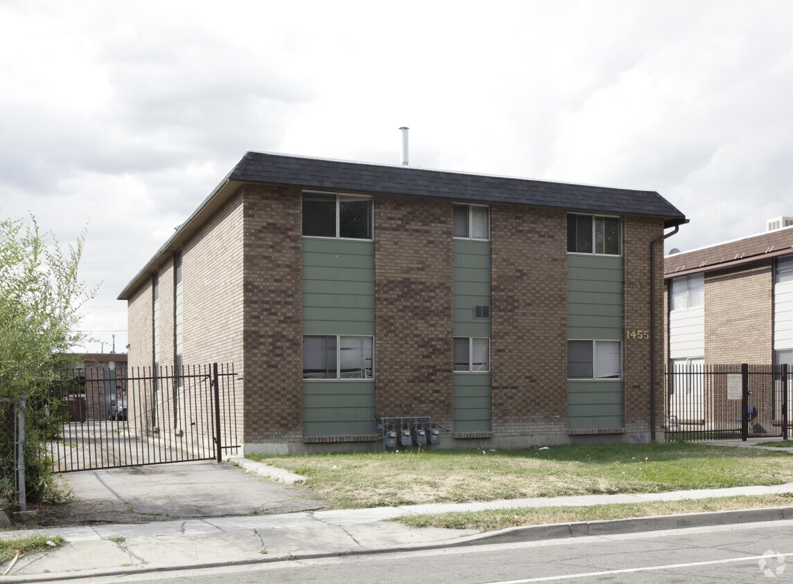 Primary Photo - 1467 W 400 S