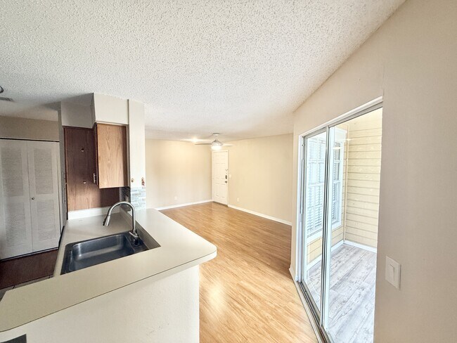 Foto del edificio - 1065 S Hiawassee Rd