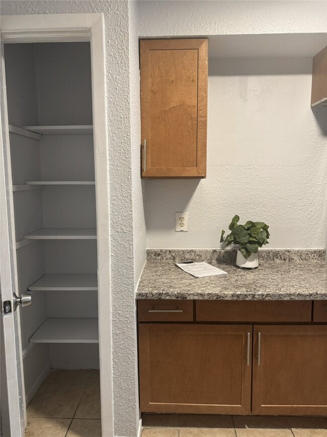 Foto del edificio - 9100 Dodson St