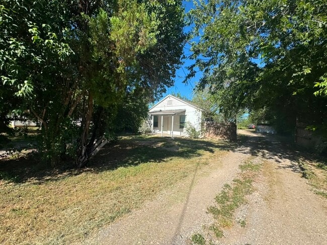Building Photo - 210 Roesler Rd