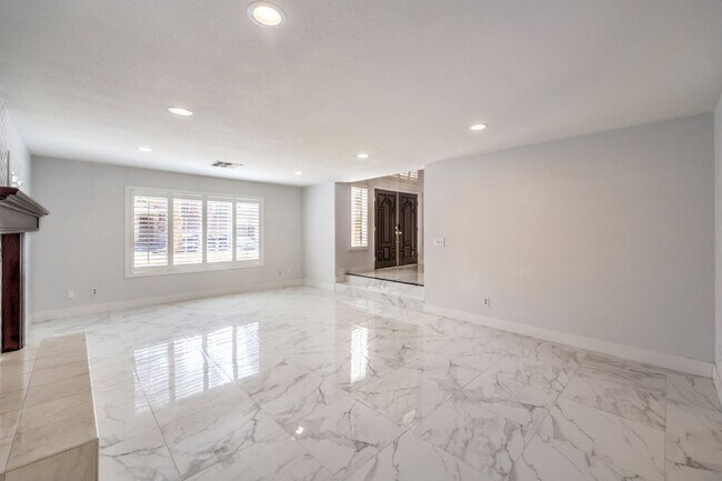 Foto del edificio - 3743 Lone Mesa Dr