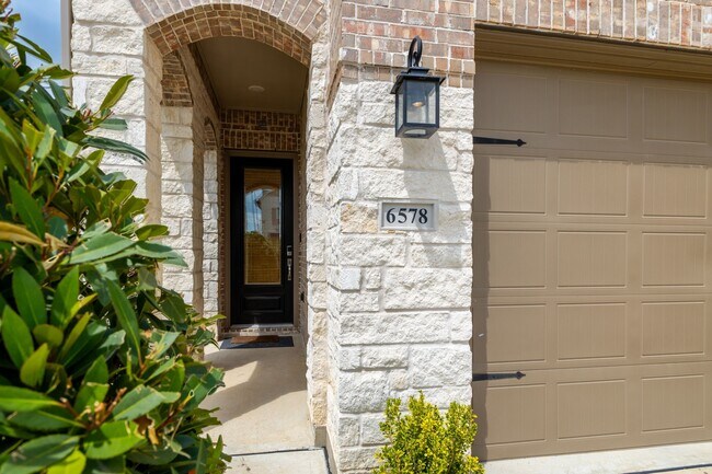 Foto del edificio - 6578 Scarlet Pond Ln