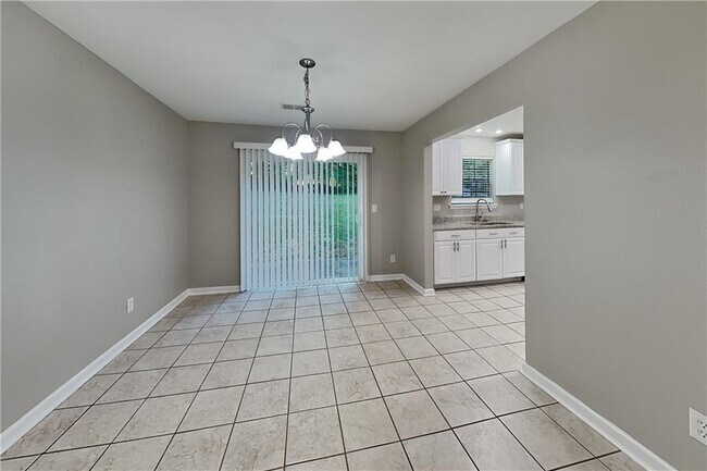 Foto del edificio - 4750 Jamerson Forest Cir