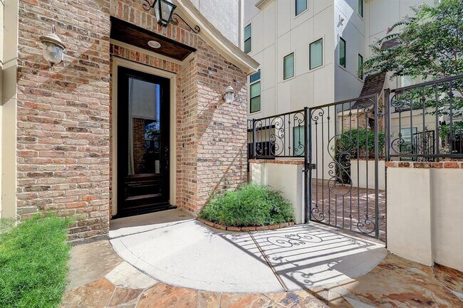 Foto del edificio - 1009 W 24th St