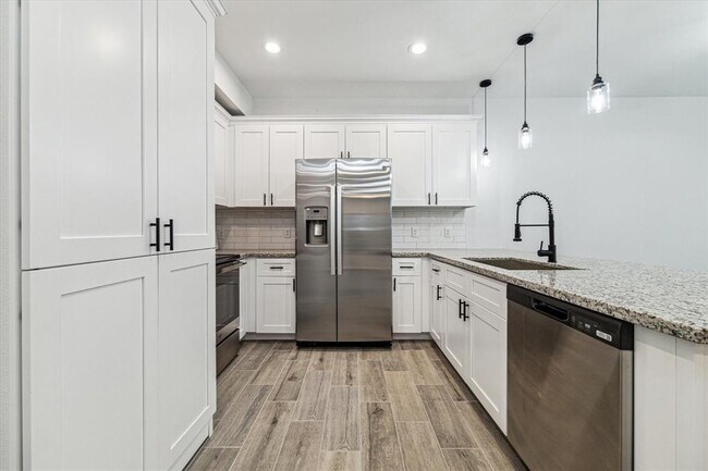 Building Photo - 976 Marjorie St