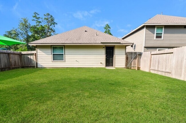 Foto del edificio - 2700 Madison Ct