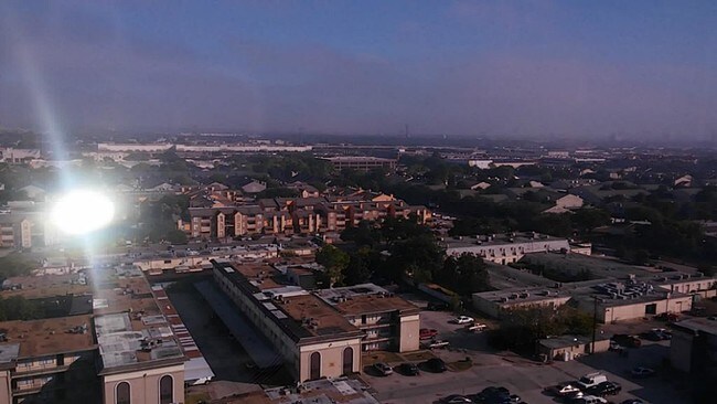 Building Photo - 7520 Hornwood Dr