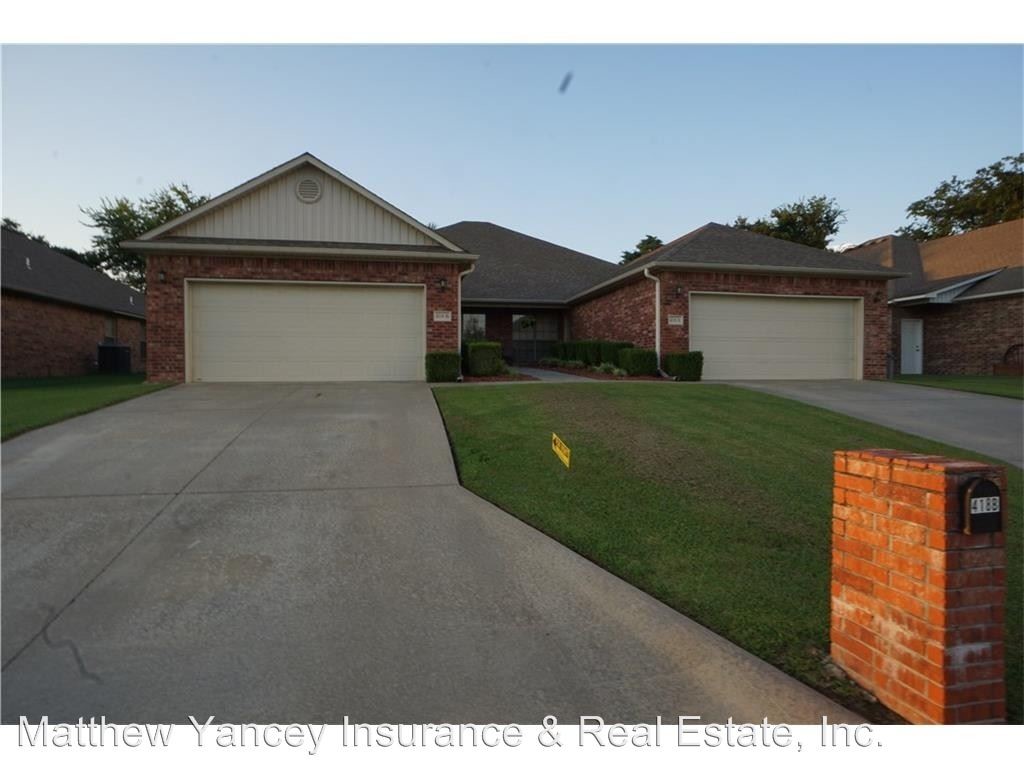 418 Crestview Dr, Van Buren, AR 72956 Room for Rent in Van Buren, AR