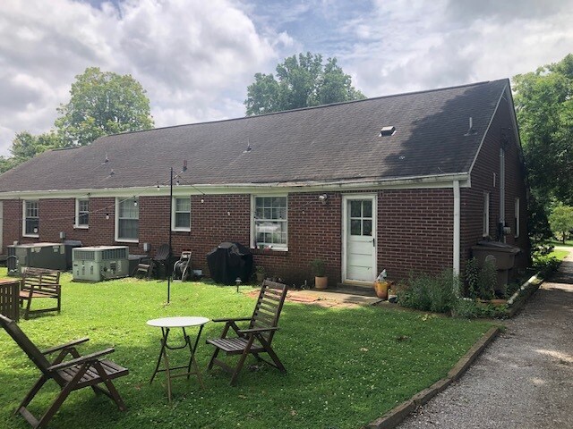 Building Photo - 1504 Clairmont Pl