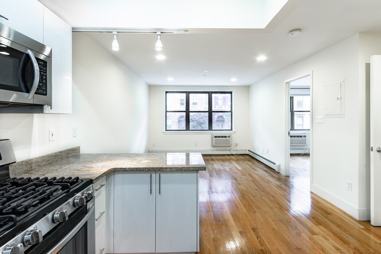Foto principal - 18 W 129th St
