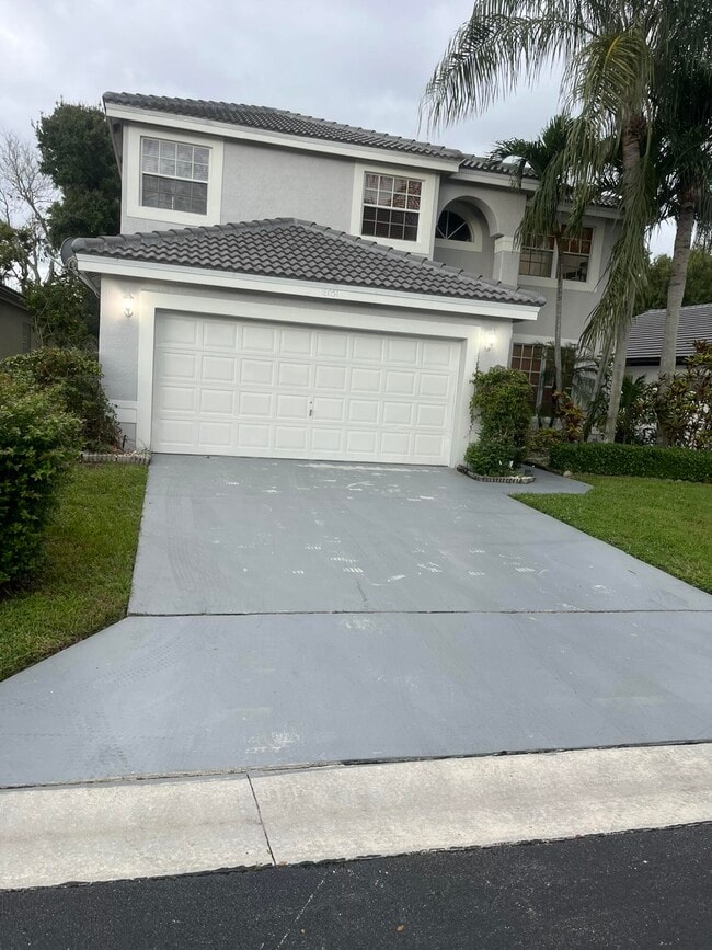 Building Photo - 18051 Rhumba Way