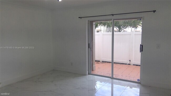 Building Photo - 3 br, 2.5 bath House - 12602 SW 54th St # 0