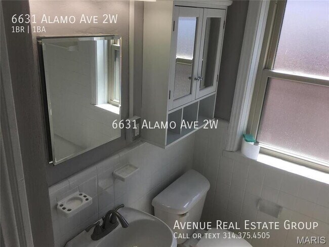 Foto del edificio - 6631 Alamo Ave