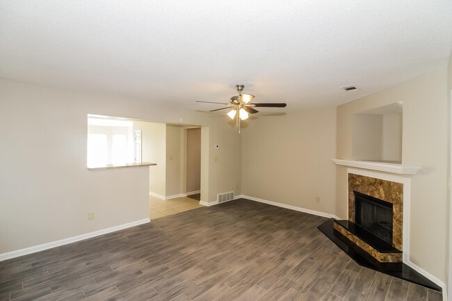Foto del edificio - 5411 Maiden Grass Dr