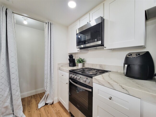 Foto del edificio - 3525 Sage Rd