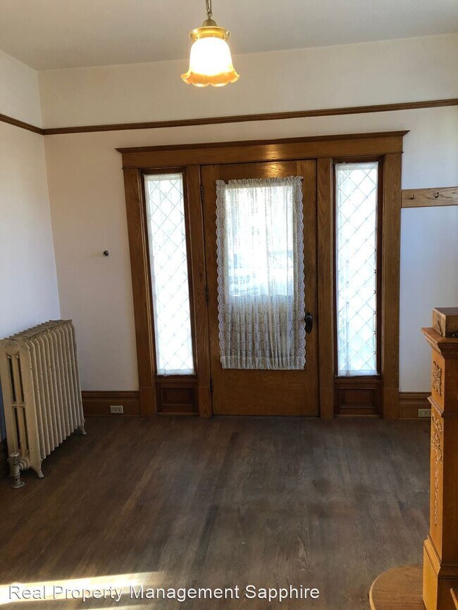 Building Photo - 3 br, 1 bath House - 206 S. 5th Street