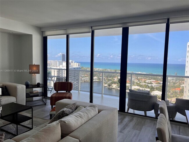Foto del edificio - 20281 E Country Club Dr