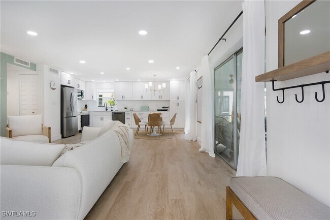 Foto del edificio - 1549 Sandpiper St