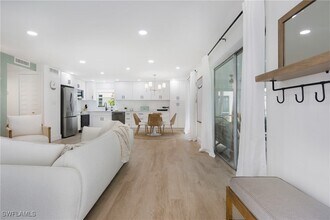 Building Photo - 1549 Sandpiper St