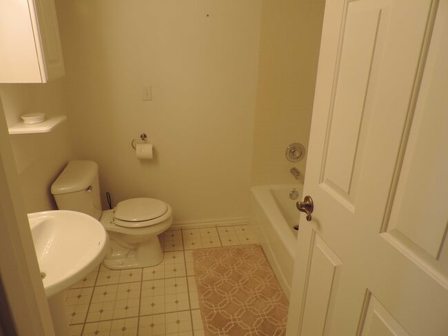 Building Photo - 1208 E 1420 S