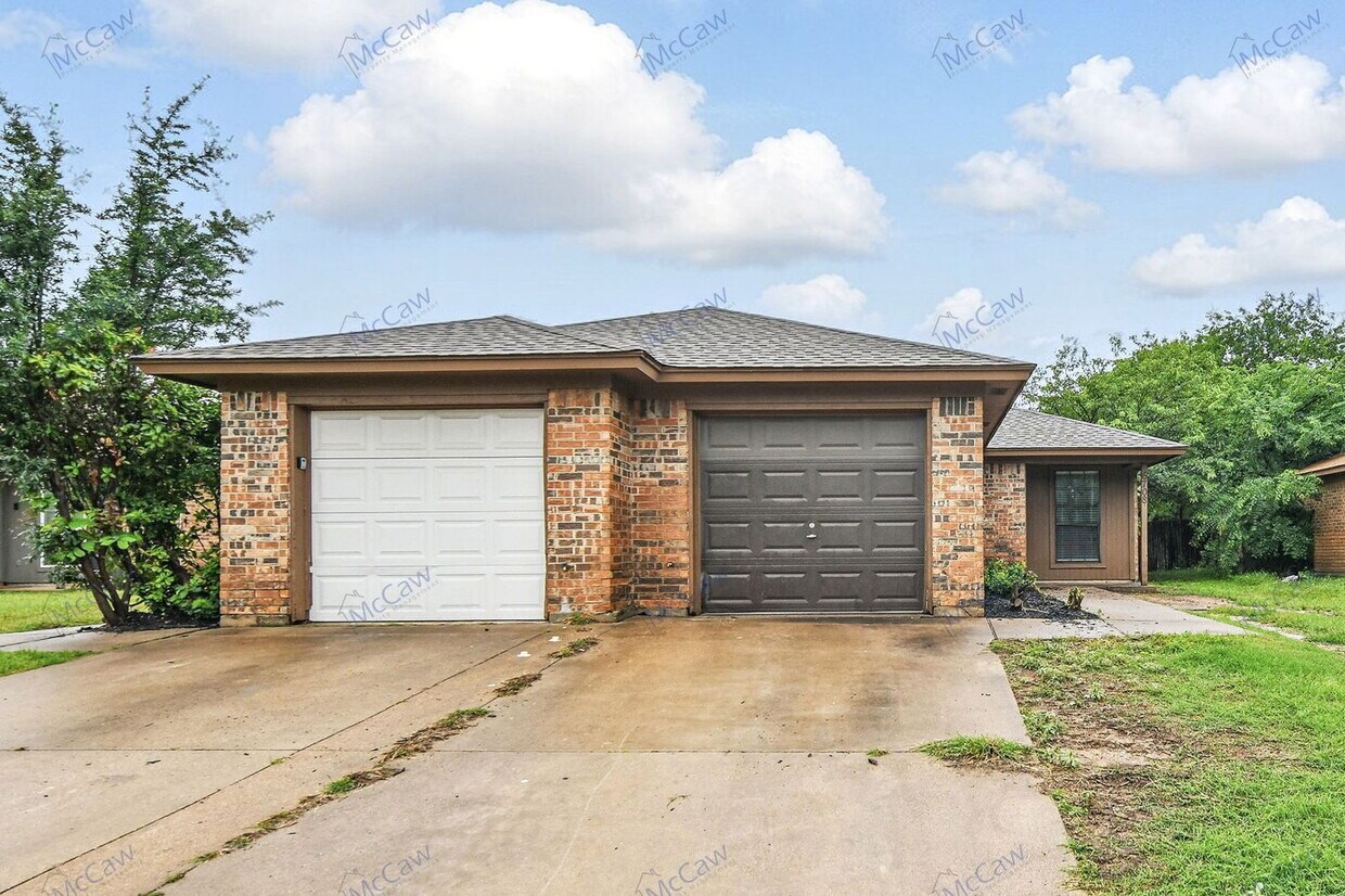 Foto principal - 6708 S Creek Dr